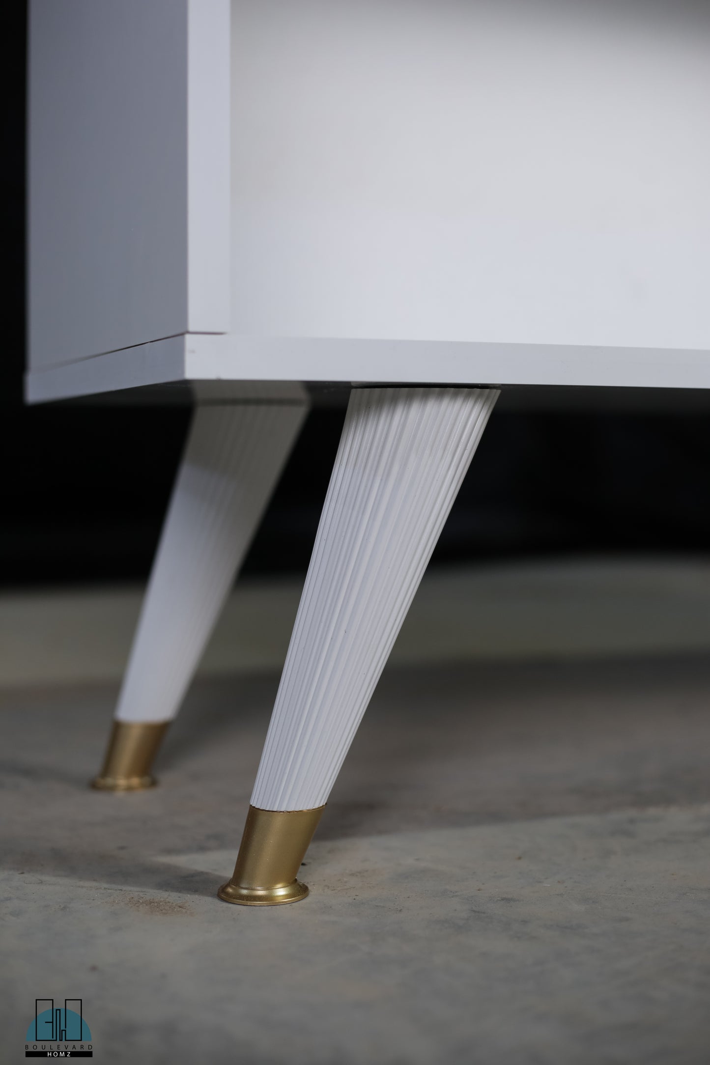 0008-Simple TV unit