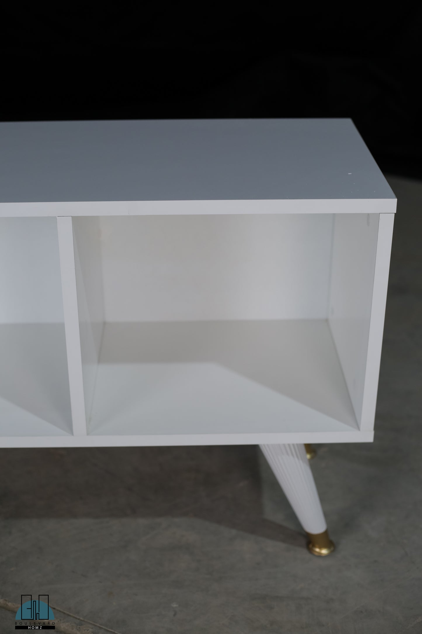 0008-Simple TV unit